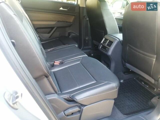 Сірий Фольксваген Atlas, об'ємом двигуна 3.6 л та пробігом 37 тис. км за 32777 $, фото 27 на Automoto.ua