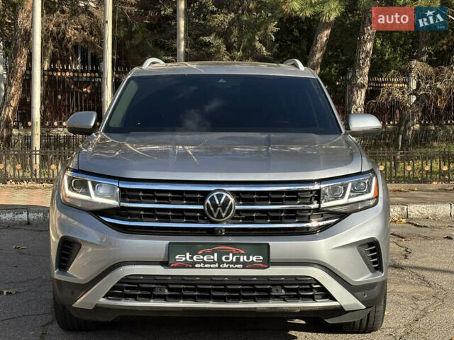 Сірий Фольксваген Atlas, об'ємом двигуна 3.6 л та пробігом 59 тис. км за 32999 $, фото 4 на Automoto.ua