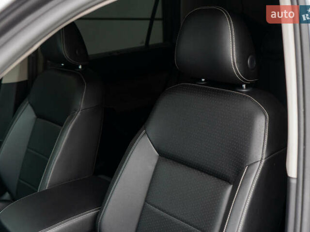 Серый Фольксваген Atlas, объемом двигателя 3.6 л и пробегом 136 тыс. км за 25999 $, фото 44 на Automoto.ua