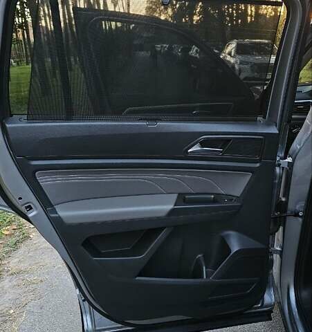 Серый Фольксваген Atlas, объемом двигателя 3.6 л и пробегом 50 тыс. км за 35000 $, фото 16 на Automoto.ua