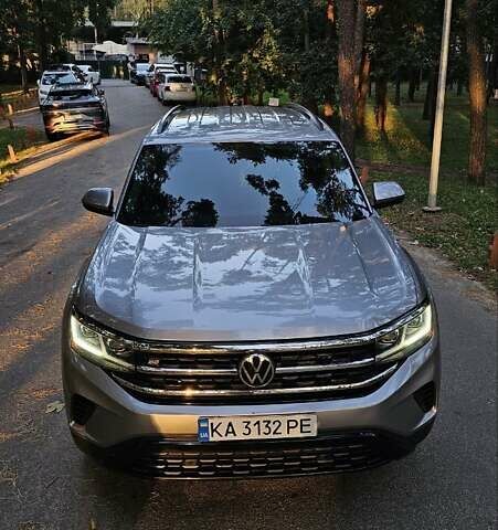 Серый Фольксваген Atlas, объемом двигателя 3.6 л и пробегом 50 тыс. км за 35000 $, фото 2 на Automoto.ua