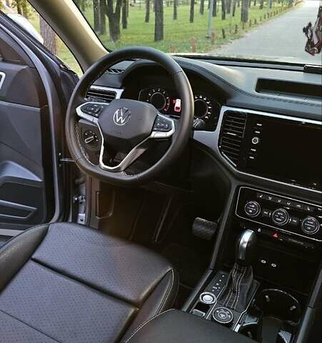 Серый Фольксваген Atlas, объемом двигателя 3.6 л и пробегом 50 тыс. км за 35000 $, фото 31 на Automoto.ua