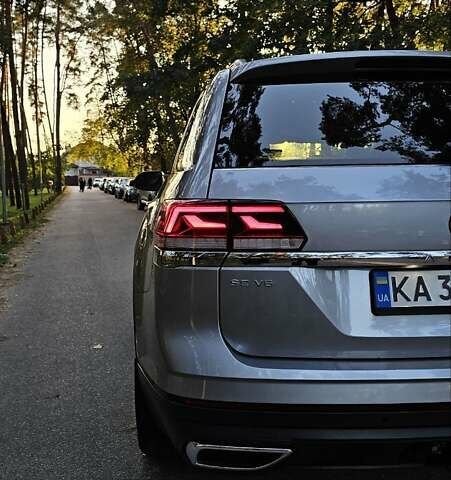 Серый Фольксваген Atlas, объемом двигателя 3.6 л и пробегом 50 тыс. км за 35000 $, фото 4 на Automoto.ua