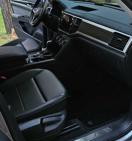 Серый Фольксваген Atlas, объемом двигателя 3.6 л и пробегом 50 тыс. км за 35000 $, фото 23 на Automoto.ua