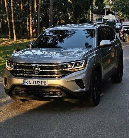 Серый Фольксваген Atlas, объемом двигателя 3.6 л и пробегом 50 тыс. км за 35000 $, фото 1 на Automoto.ua