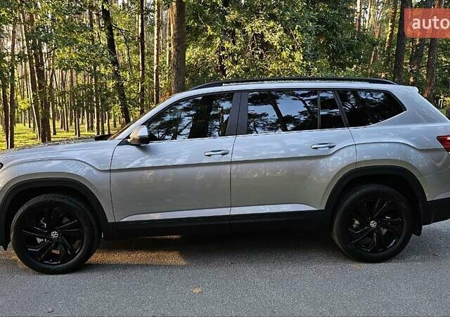 Серый Фольксваген Atlas, объемом двигателя 3.6 л и пробегом 50 тыс. км за 35000 $, фото 9 на Automoto.ua