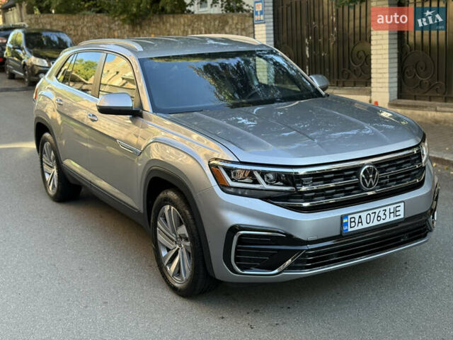 Серый Фольксваген Atlas, объемом двигателя 2 л и пробегом 9 тыс. км за 34500 $, фото 4 на Automoto.ua