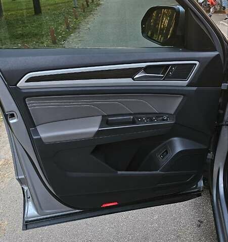 Серый Фольксваген Atlas, объемом двигателя 3.6 л и пробегом 50 тыс. км за 35000 $, фото 13 на Automoto.ua