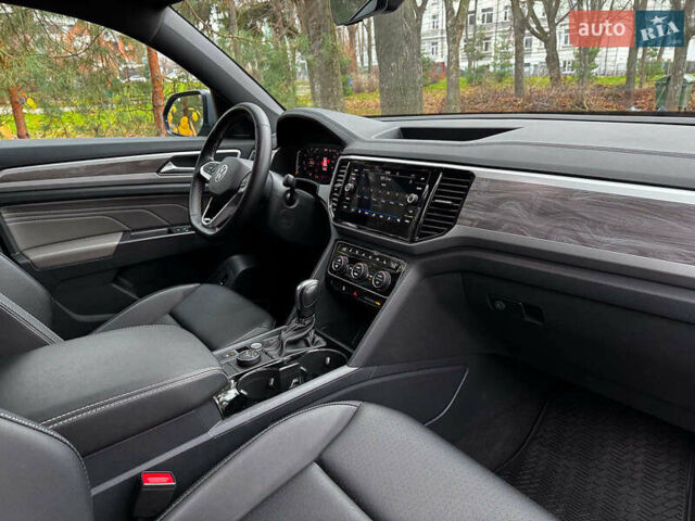 Серый Фольксваген Atlas, объемом двигателя 2 л и пробегом 23 тыс. км за 35590 $, фото 34 на Automoto.ua