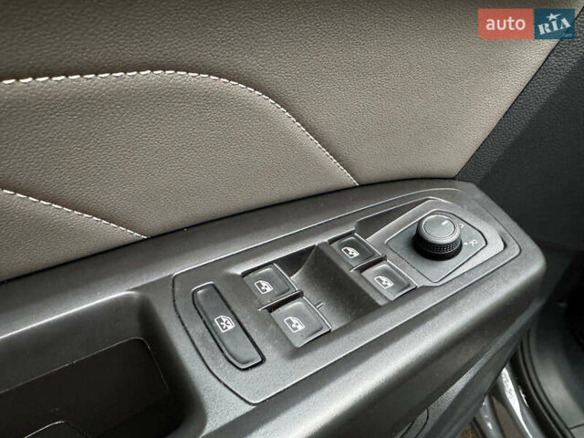 Серый Фольксваген Atlas, объемом двигателя 2 л и пробегом 23 тыс. км за 35590 $, фото 13 на Automoto.ua