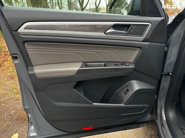 Серый Фольксваген Atlas, объемом двигателя 2 л и пробегом 23 тыс. км за 35590 $, фото 12 на Automoto.ua