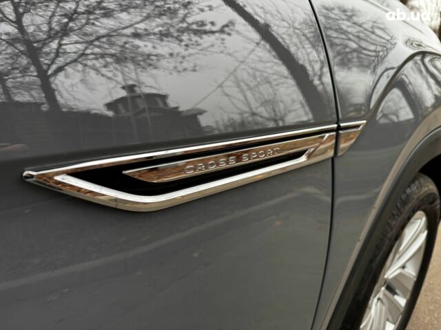 Серый Фольксваген Atlas, объемом двигателя 2 л и пробегом 23 тыс. км за 35590 $, фото 5 на Automoto.ua