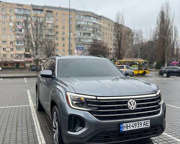 Серый Фольксваген Atlas, объемом двигателя 1.98 л и пробегом 60 тыс. км за 40000 $, фото 2 на Automoto.ua