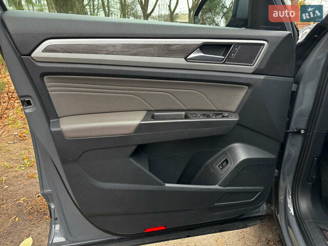 Серый Фольксваген Atlas, объемом двигателя 2 л и пробегом 23 тыс. км за 35590 $, фото 12 на Automoto.ua