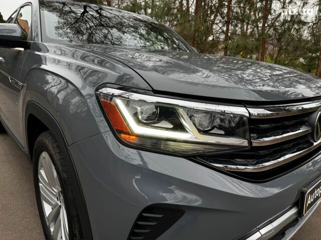 Серый Фольксваген Atlas, объемом двигателя 2 л и пробегом 23 тыс. км за 35590 $, фото 3 на Automoto.ua