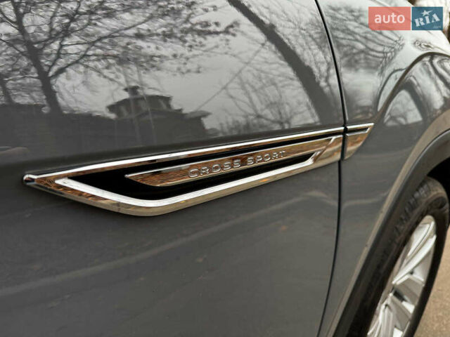 Серый Фольксваген Atlas, объемом двигателя 2 л и пробегом 23 тыс. км за 35590 $, фото 5 на Automoto.ua