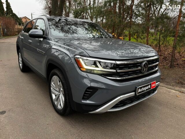 Серый Фольксваген Atlas, объемом двигателя 2 л и пробегом 23 тыс. км за 35590 $, фото 2 на Automoto.ua