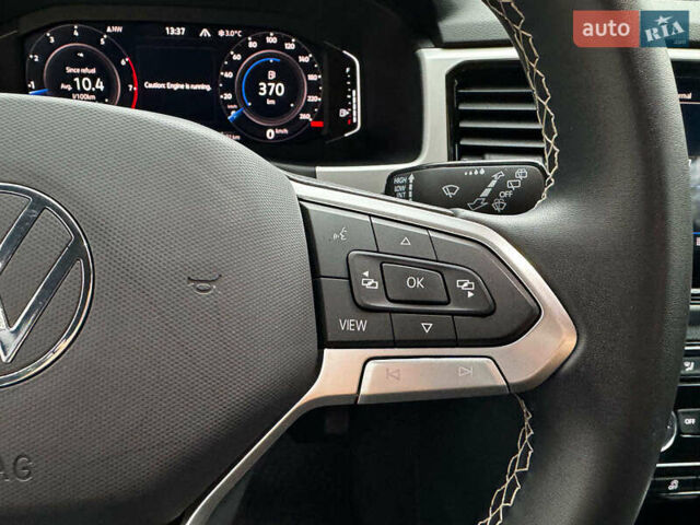 Серый Фольксваген Atlas, объемом двигателя 2 л и пробегом 23 тыс. км за 35590 $, фото 19 на Automoto.ua