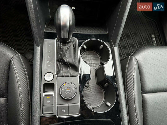 Серый Фольксваген Atlas, объемом двигателя 2 л и пробегом 23 тыс. км за 35590 $, фото 23 на Automoto.ua