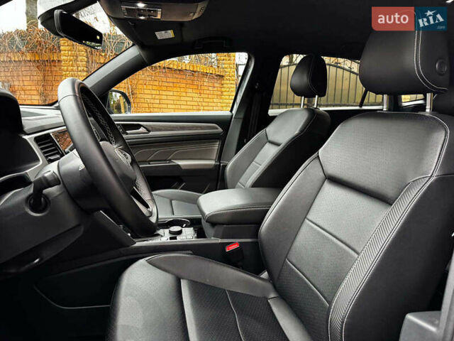 Серый Фольксваген Atlas, объемом двигателя 2 л и пробегом 23 тыс. км за 35590 $, фото 26 на Automoto.ua