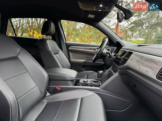 Серый Фольксваген Atlas, объемом двигателя 2 л и пробегом 23 тыс. км за 35590 $, фото 36 на Automoto.ua