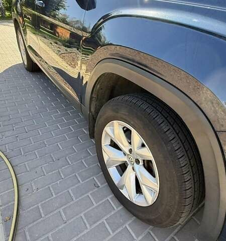 Синий Фольксваген Atlas, объемом двигателя 3.6 л и пробегом 241 тыс. км за 19400 $, фото 4 на Automoto.ua