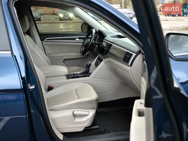 Синий Фольксваген Atlas, объемом двигателя 3.6 л и пробегом 173 тыс. км за 19500 $, фото 34 на Automoto.ua