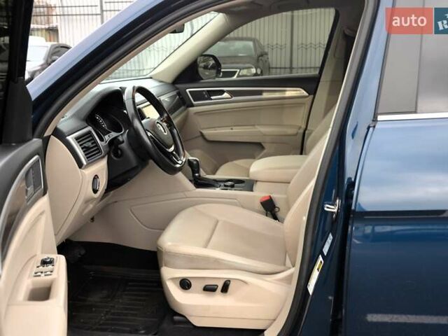 Синий Фольксваген Atlas, объемом двигателя 3.6 л и пробегом 173 тыс. км за 19500 $, фото 21 на Automoto.ua