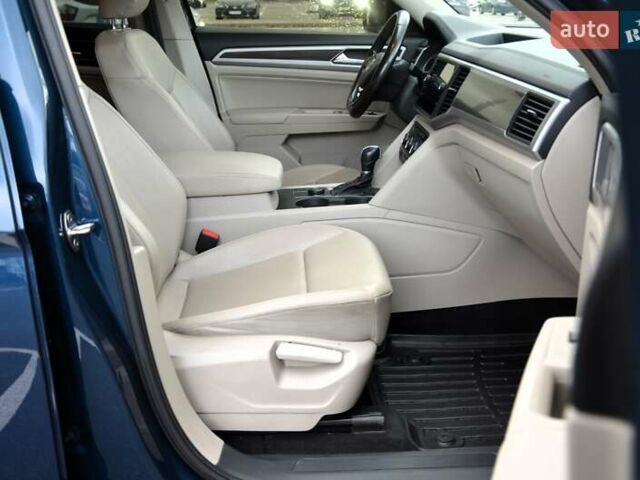 Синий Фольксваген Atlas, объемом двигателя 3.6 л и пробегом 173 тыс. км за 19500 $, фото 35 на Automoto.ua