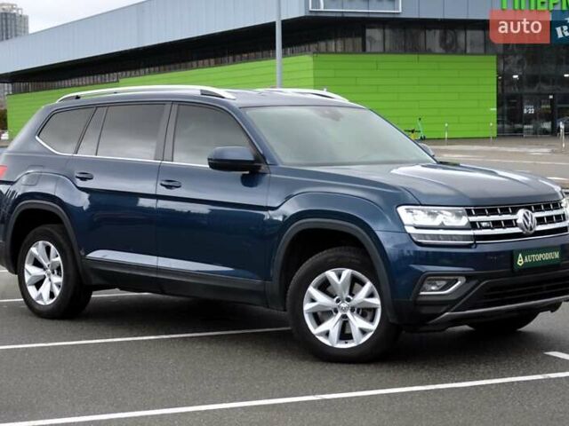 Синий Фольксваген Atlas, объемом двигателя 3.6 л и пробегом 173 тыс. км за 19500 $, фото 1 на Automoto.ua