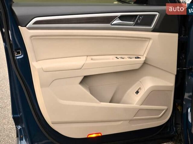 Синий Фольксваген Atlas, объемом двигателя 3.6 л и пробегом 173 тыс. км за 19500 $, фото 19 на Automoto.ua