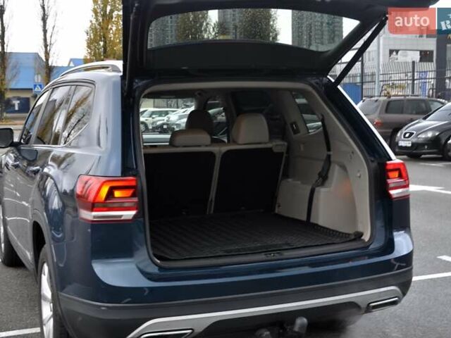 Синий Фольксваген Atlas, объемом двигателя 3.6 л и пробегом 173 тыс. км за 19500 $, фото 42 на Automoto.ua