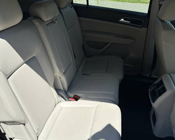 Синий Фольксваген Atlas, объемом двигателя 2 л и пробегом 96 тыс. км за 20900 $, фото 37 на Automoto.ua