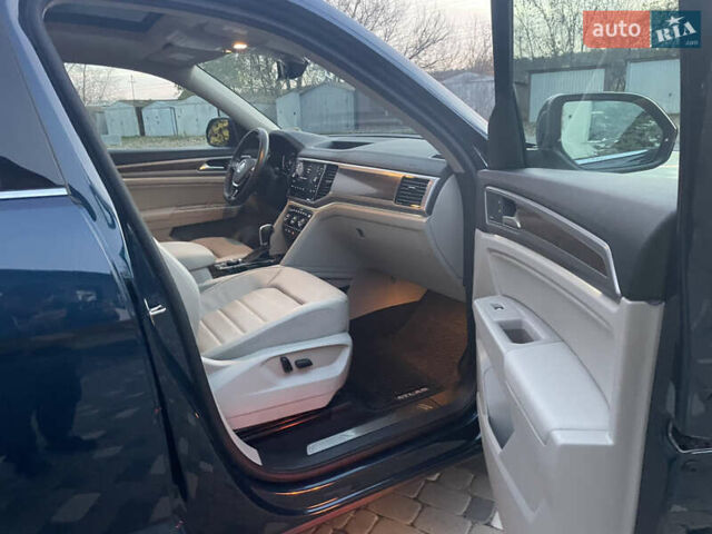 Синій Фольксваген Atlas, об'ємом двигуна 3.6 л та пробігом 93 тис. км за 25500 $, фото 11 на Automoto.ua