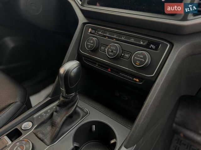 Синий Фольксваген Atlas, объемом двигателя 3.6 л и пробегом 136 тыс. км за 25000 $, фото 23 на Automoto.ua