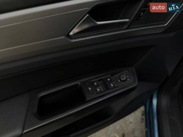 Синий Фольксваген Atlas, объемом двигателя 3.6 л и пробегом 136 тыс. км за 25000 $, фото 9 на Automoto.ua