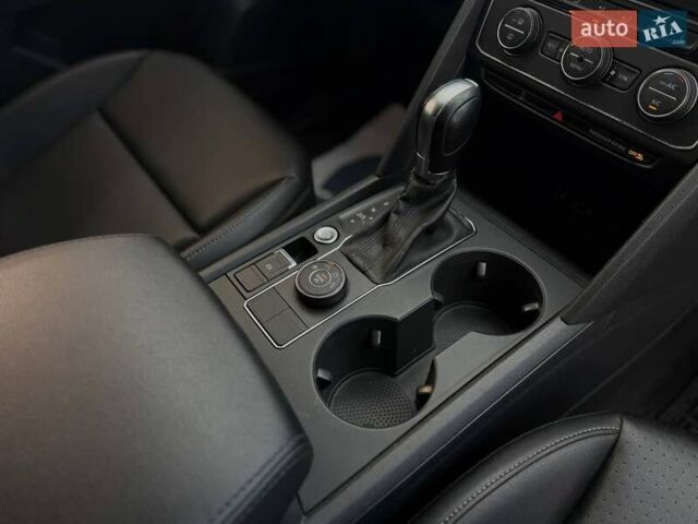 Синий Фольксваген Atlas, объемом двигателя 3.6 л и пробегом 136 тыс. км за 25000 $, фото 24 на Automoto.ua