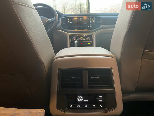 Синій Фольксваген Atlas, об'ємом двигуна 3.6 л та пробігом 93 тис. км за 25500 $, фото 16 на Automoto.ua