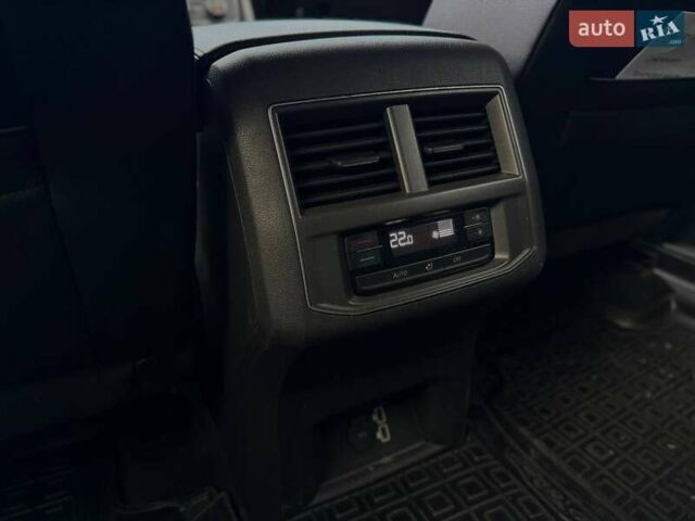 Синий Фольксваген Atlas, объемом двигателя 3.6 л и пробегом 136 тыс. км за 25000 $, фото 17 на Automoto.ua