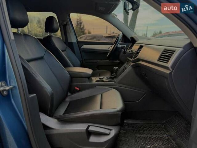 Синий Фольксваген Atlas, объемом двигателя 3.6 л и пробегом 136 тыс. км за 25000 $, фото 26 на Automoto.ua