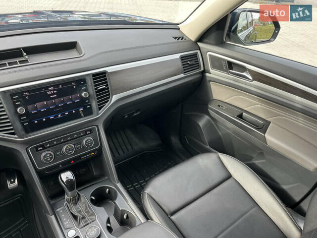 Синий Фольксваген Atlas, объемом двигателя 3.6 л и пробегом 108 тыс. км за 32500 $, фото 34 на Automoto.ua