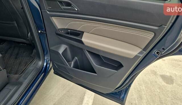 Синий Фольксваген Atlas, объемом двигателя 3.6 л и пробегом 88 тыс. км за 36000 $, фото 77 на Automoto.ua