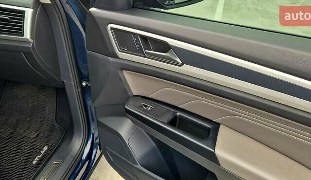 Синий Фольксваген Atlas, объемом двигателя 3.6 л и пробегом 88 тыс. км за 36000 $, фото 79 на Automoto.ua