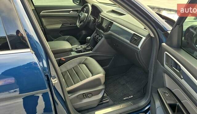 Синий Фольксваген Atlas, объемом двигателя 3.6 л и пробегом 88 тыс. км за 36000 $, фото 80 на Automoto.ua