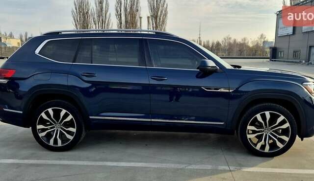 Синий Фольксваген Atlas, объемом двигателя 3.6 л и пробегом 88 тыс. км за 36000 $, фото 2 на Automoto.ua