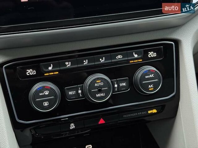 Синий Фольксваген Atlas, объемом двигателя 1.98 л и пробегом 9 тыс. км за 32900 $, фото 19 на Automoto.ua