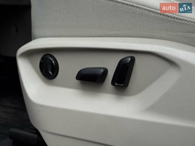 Синий Фольксваген Atlas, объемом двигателя 1.98 л и пробегом 9 тыс. км за 32900 $, фото 25 на Automoto.ua