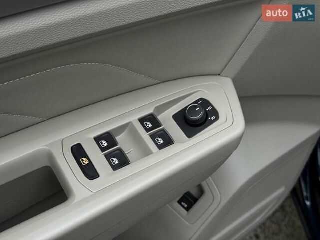 Синий Фольксваген Atlas, объемом двигателя 1.98 л и пробегом 9 тыс. км за 32900 $, фото 23 на Automoto.ua