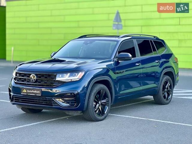 Синий Фольксваген Atlas, объемом двигателя 3.6 л и пробегом 12 тыс. км за 35999 $, фото 3 на Automoto.ua