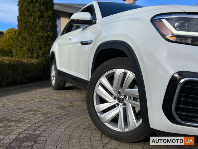 Белый Фольксваген Atlas Cross Sport, объемом двигателя 2 л и пробегом 55 тыс. км за 30800 $, фото 11 на Automoto.ua
